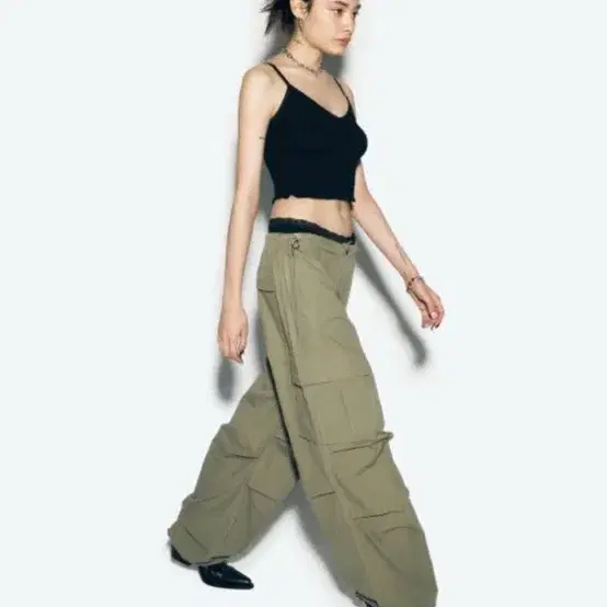 애즈이프캘리 PARACHUTE CARGO PANTS KHAKI