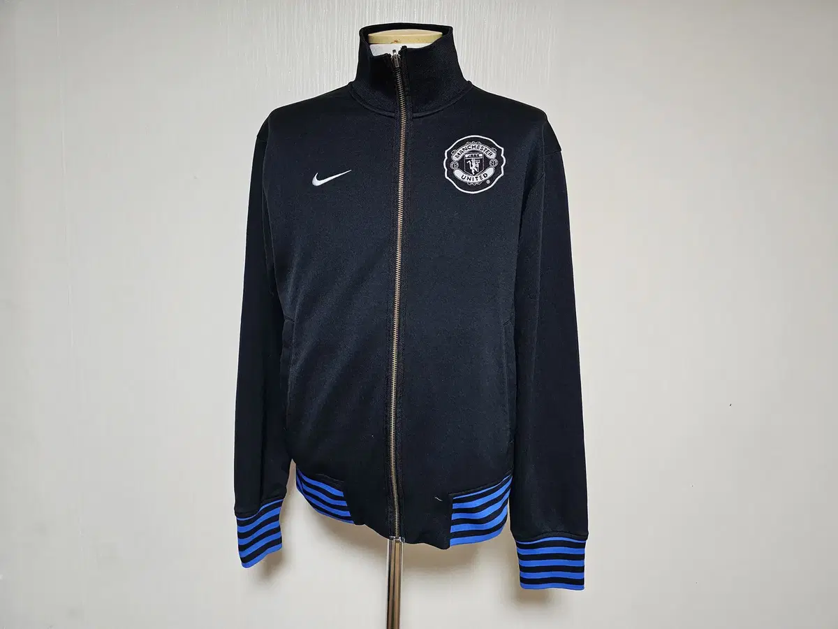 Nike Jersey Jacket size 95