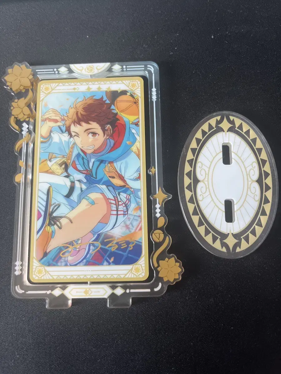 Mitsuru Rotating Acrylic