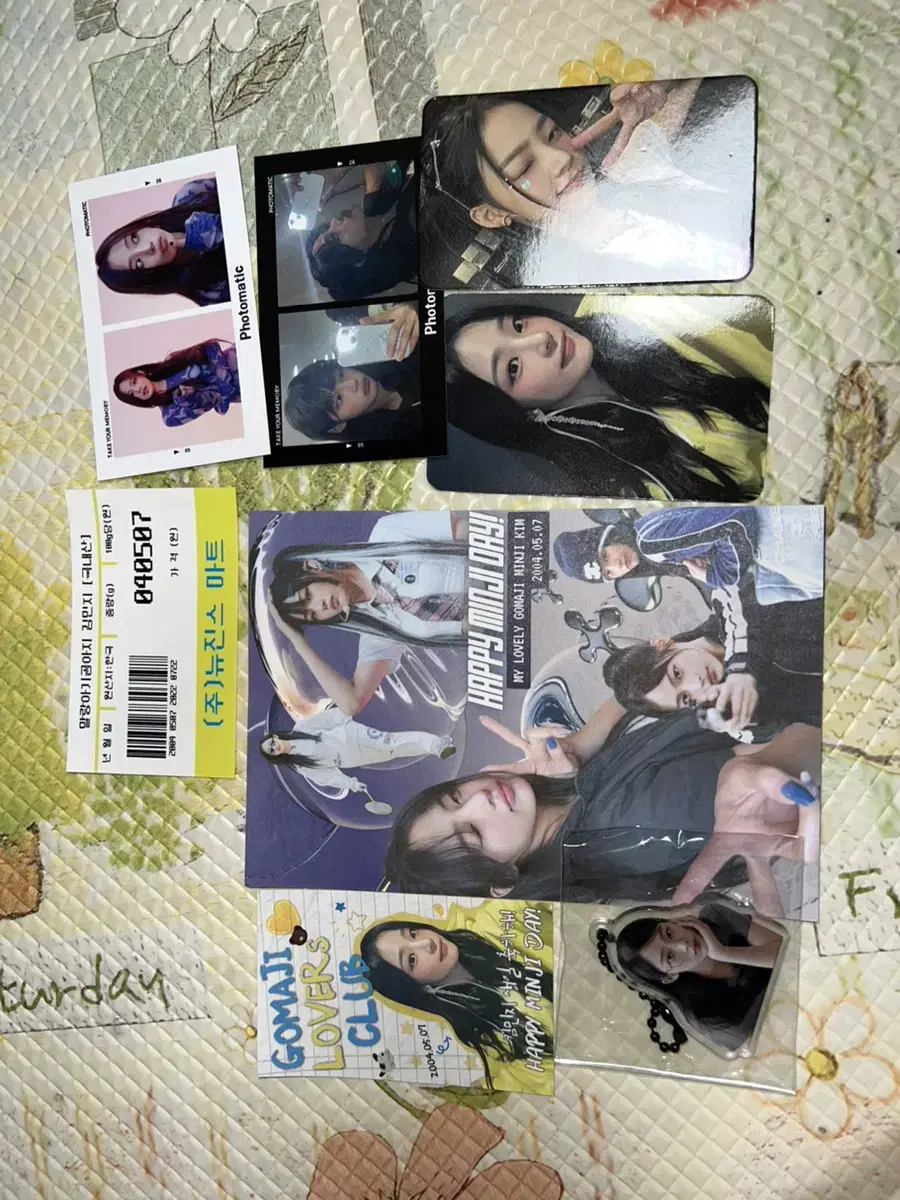 New Jeans minji photocard, photography, keyring