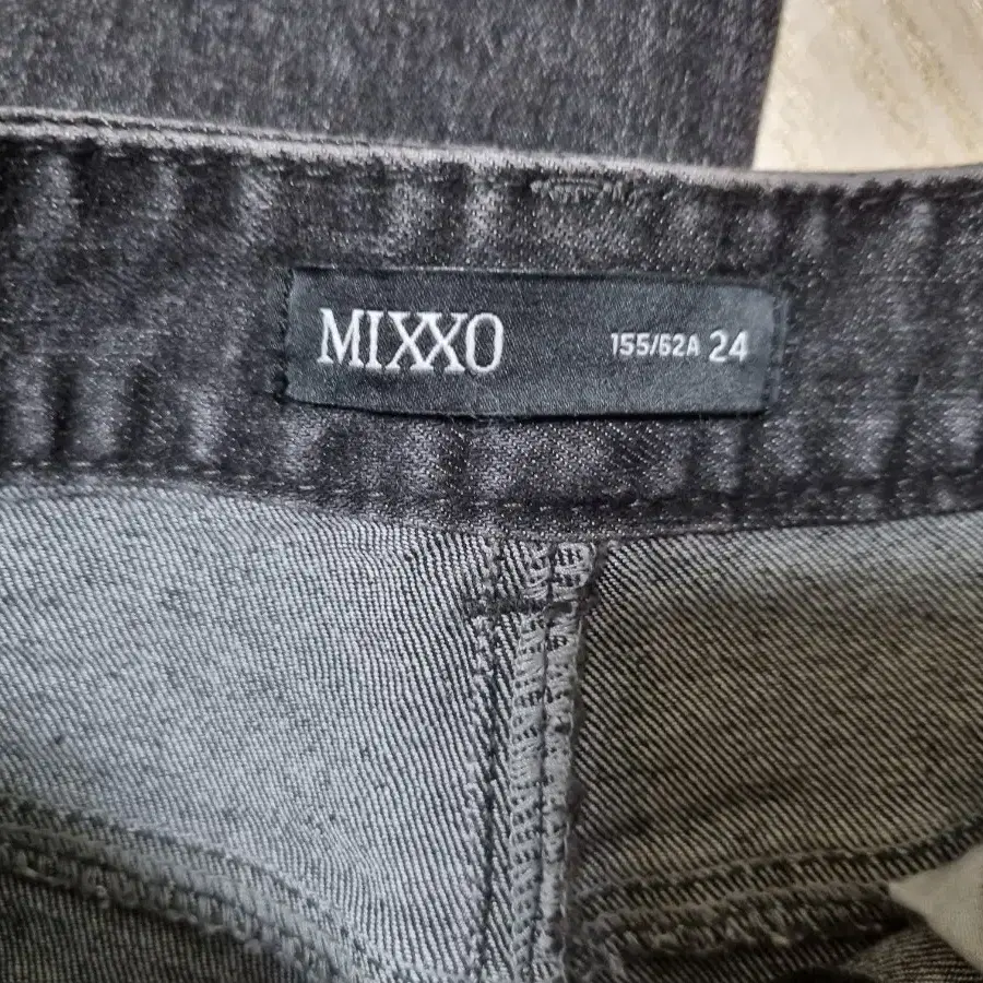 미쏘 MIXXO 세미일자핏 데님