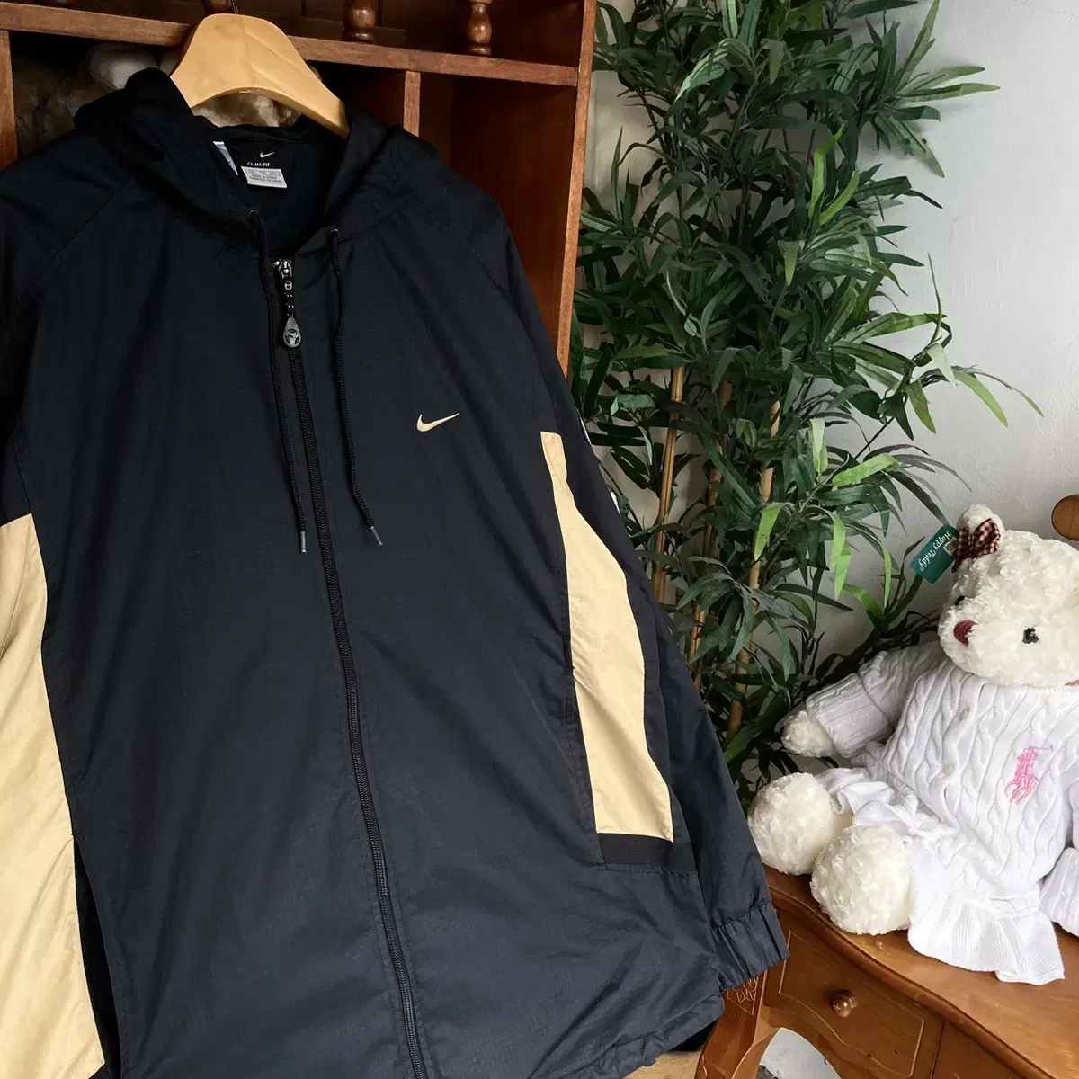 Nike Swoosh 00s Windbreaker