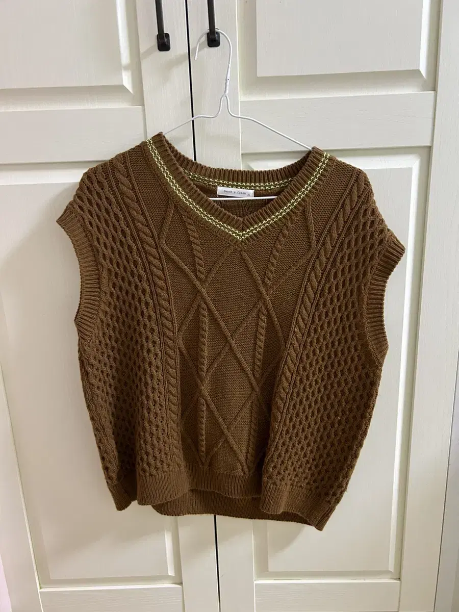 Knitted vest