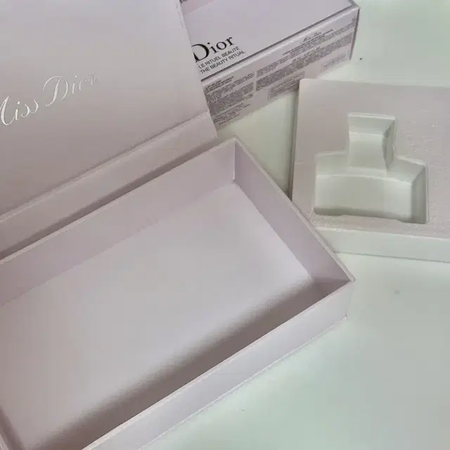 Dior 미스 디올 화장품 상자