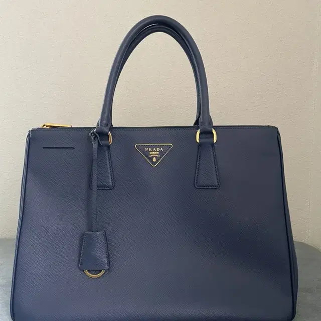 Prada(프라다) BN2274 블루 사피아노 럭스 금장 더블 짚 2WA