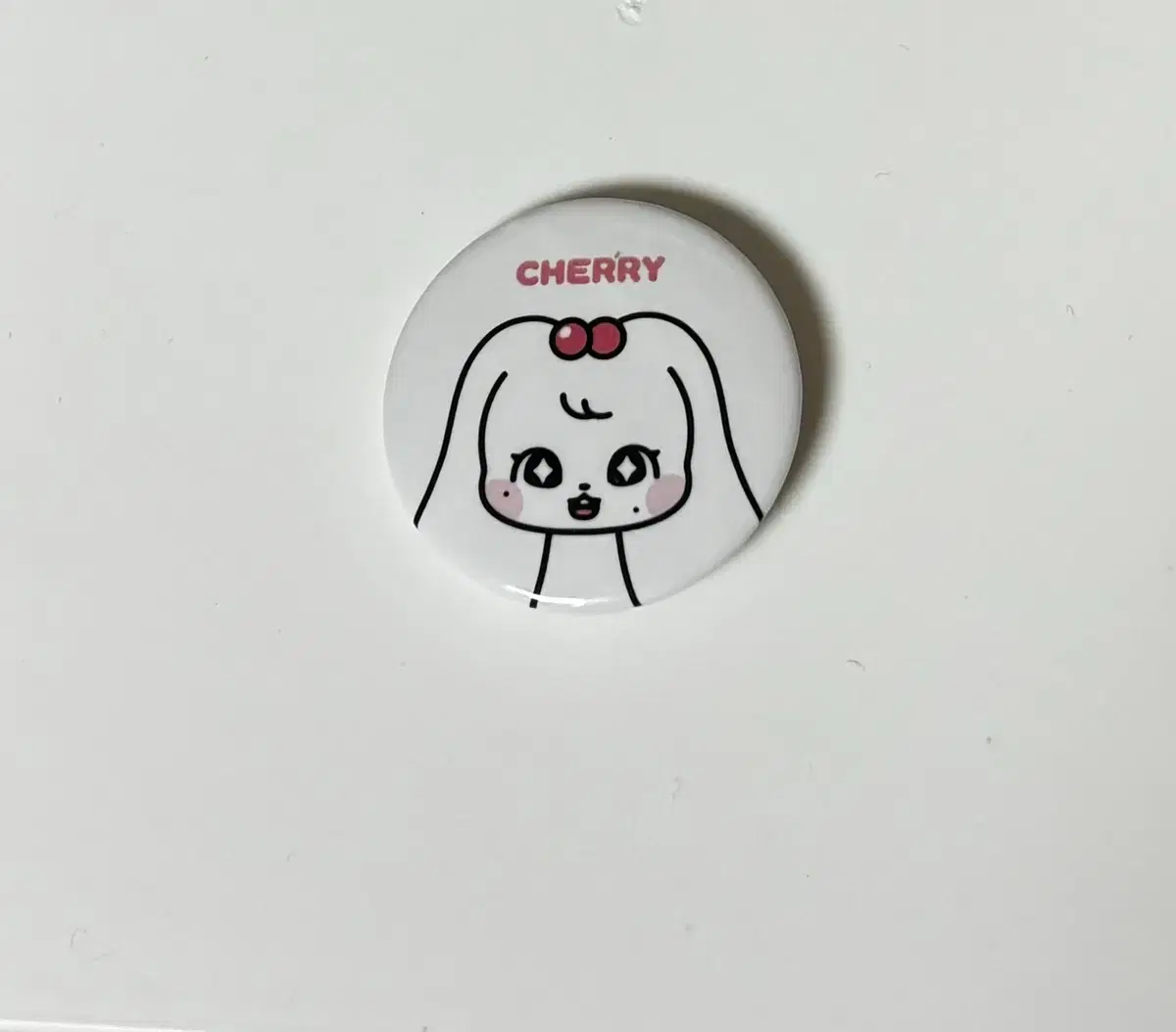 Ive minive cherry pin