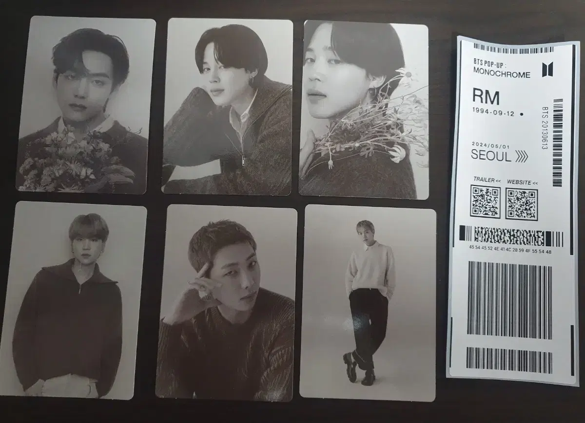 BTS bangtan Monochrome photocard and tac