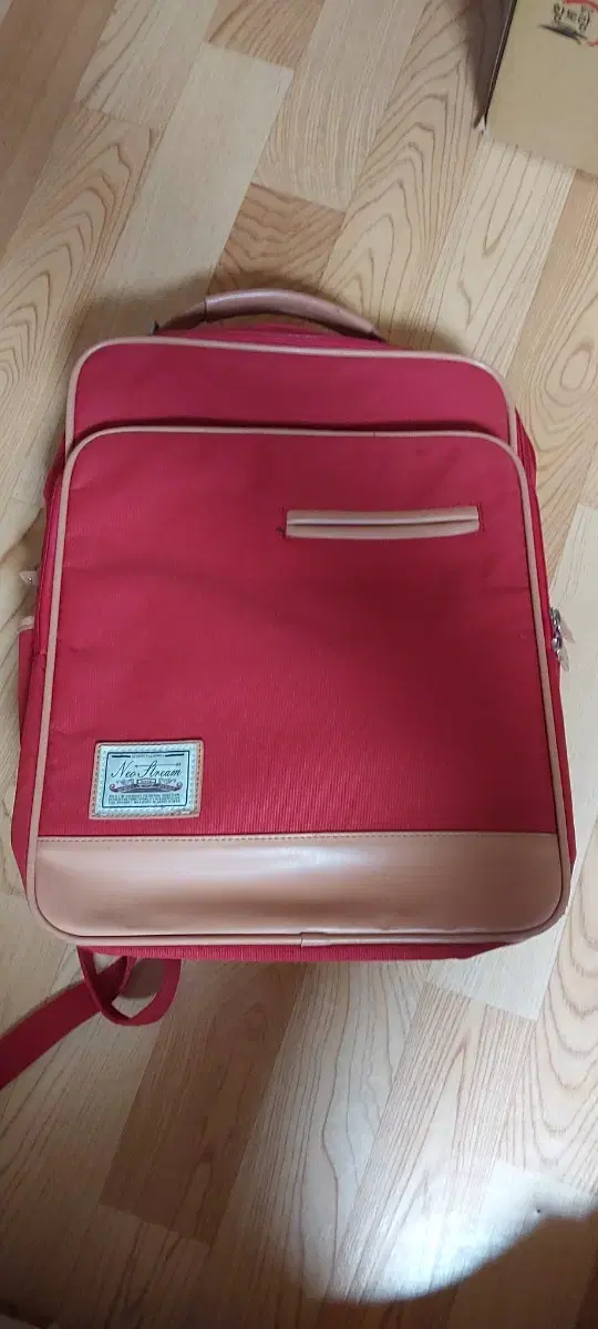 Large capacity school bags