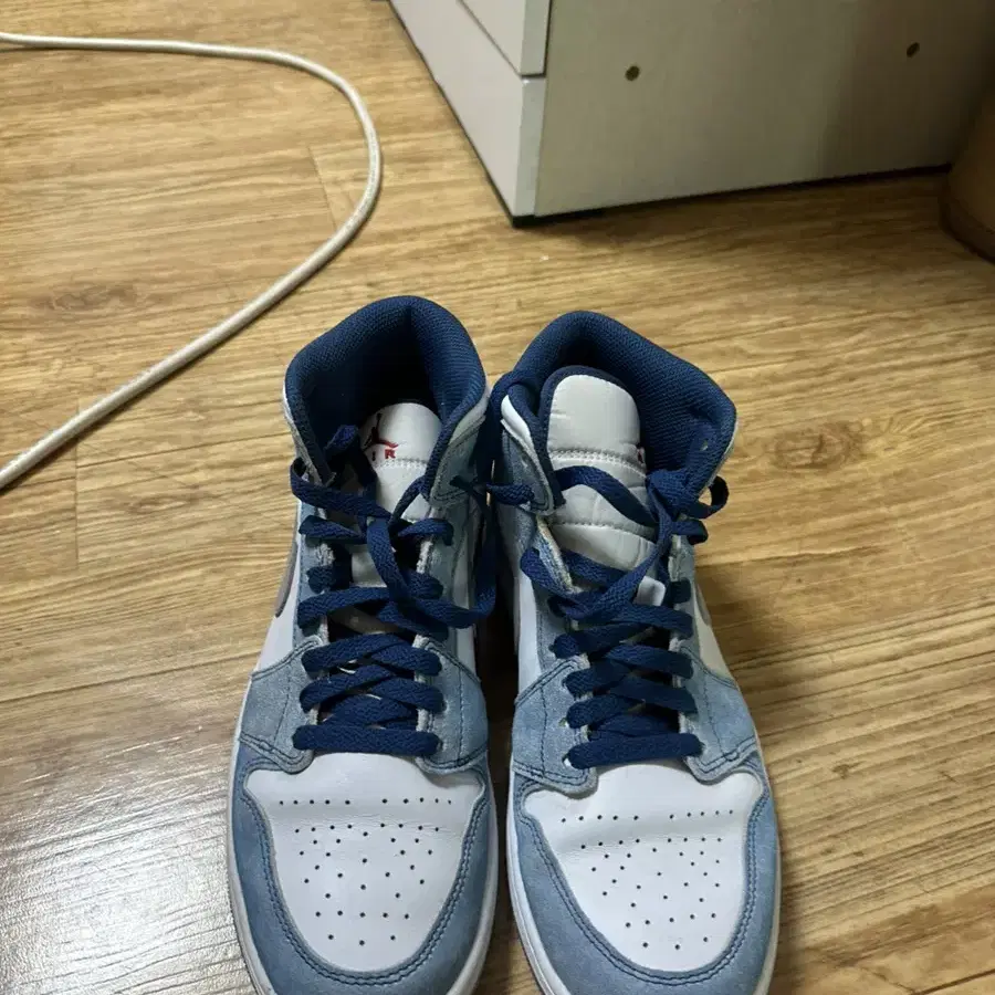 Jordan 1 Mid SE French Blue Fire Red 조던