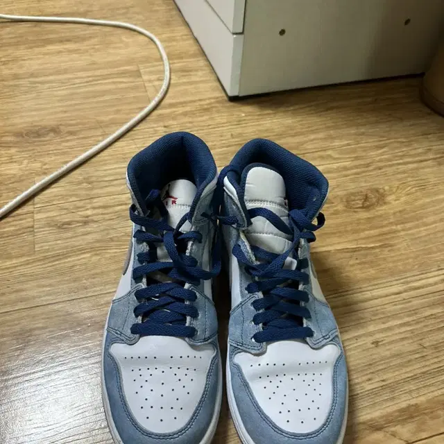 Jordan 1 Mid SE French Blue Fire Red 조던