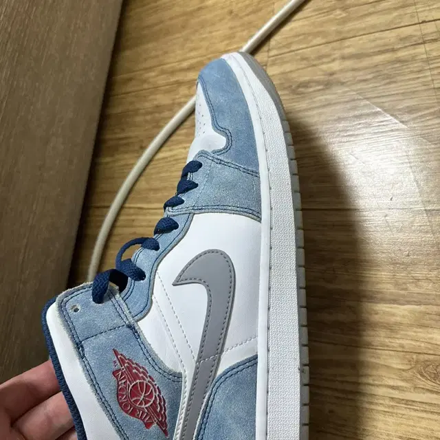 Jordan 1 Mid SE French Blue Fire Red 조던