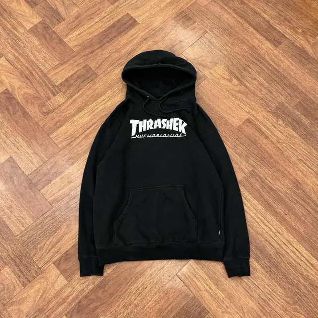 L(105) HUF x THRASHER 콜라보 후드 티셔츠