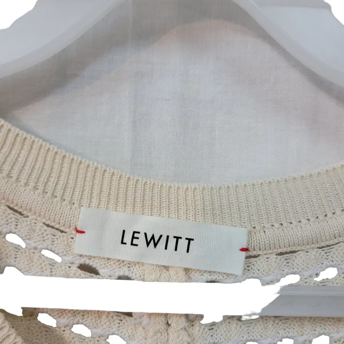 백화점 고급브랜드 lewitt 디자인이 세련된 펀칭 원피스