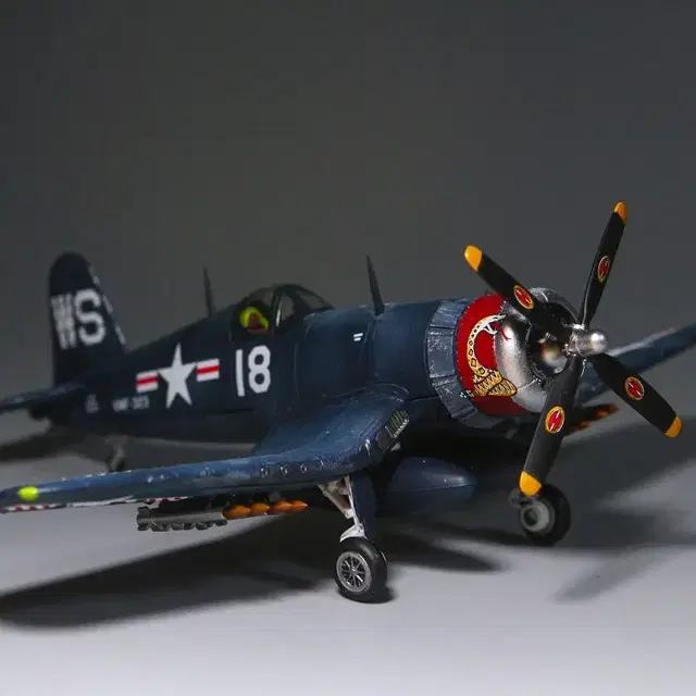 1/72 미해군 F4U 콜세어 전투기