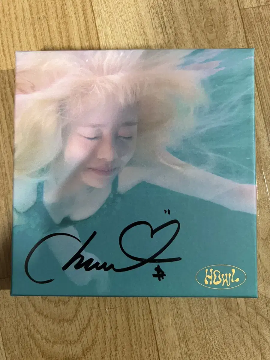 Chuu Chuu loona handwritten sign album