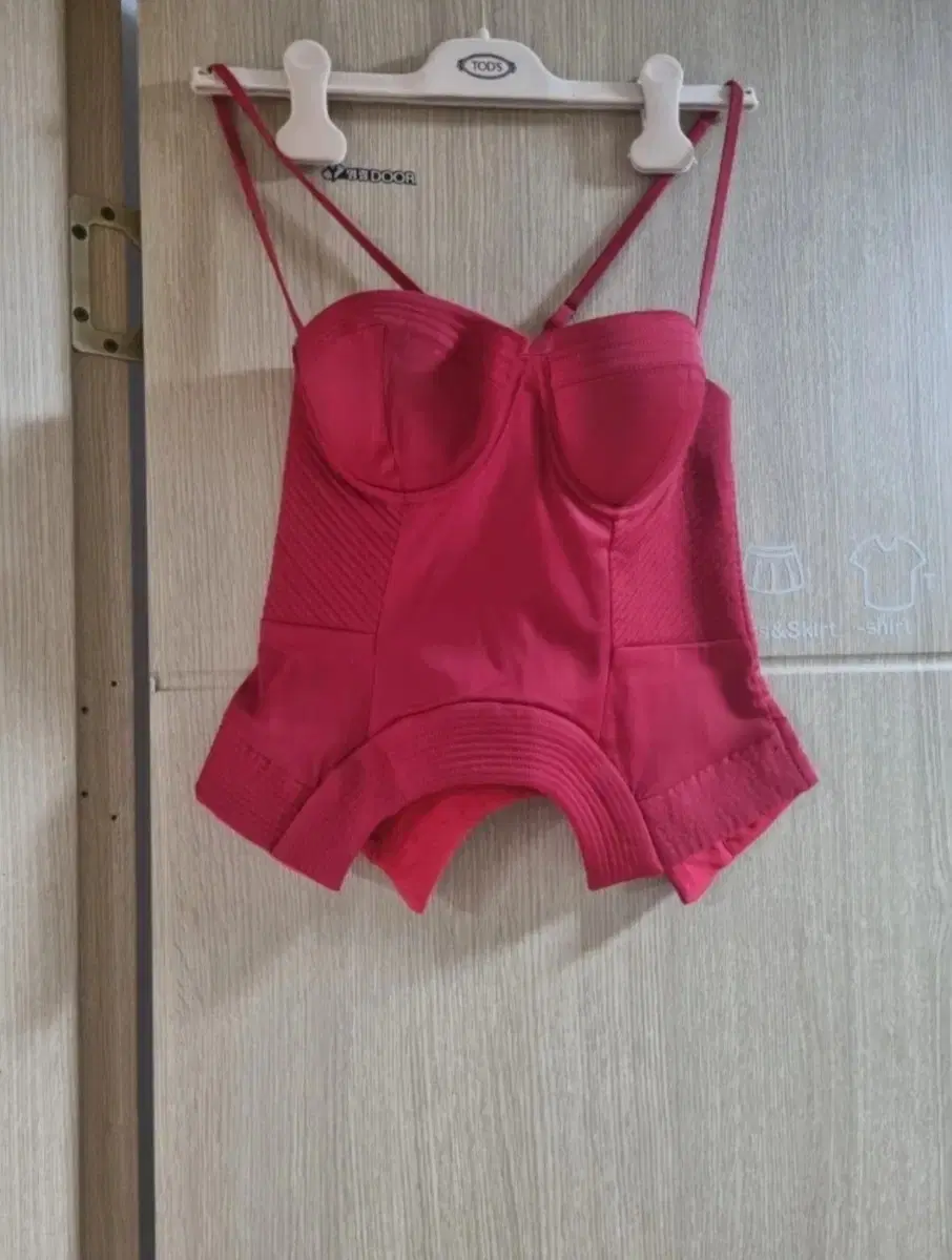 새상품 NASTYGAL 수입 브라탑S 44반~55레드 고급져요