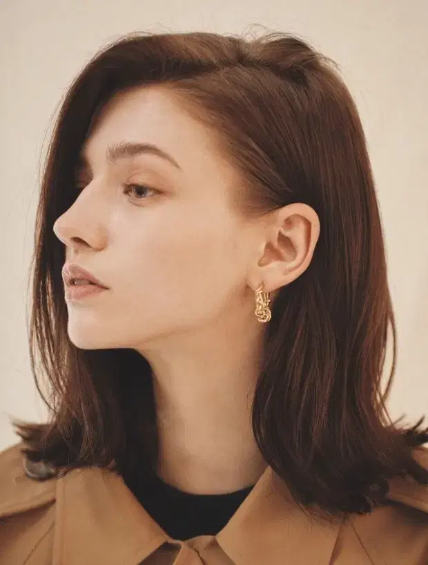 아비에무아 twisted hoop earring 후프 이어링 르블루