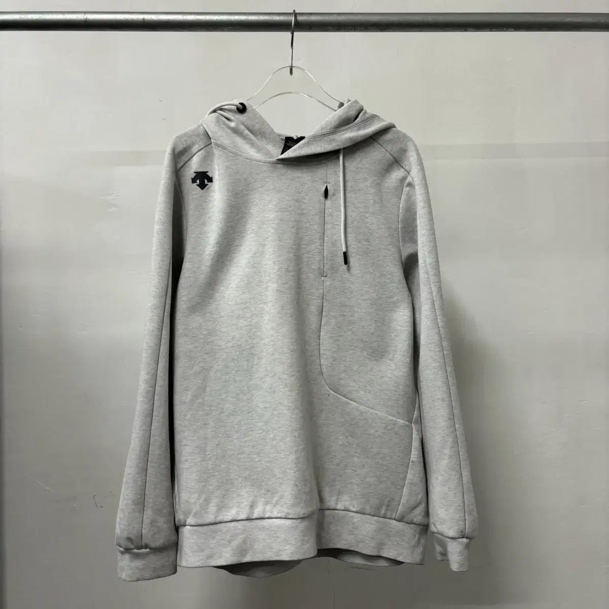 Descent Logo Hoodie (95) Quick sale