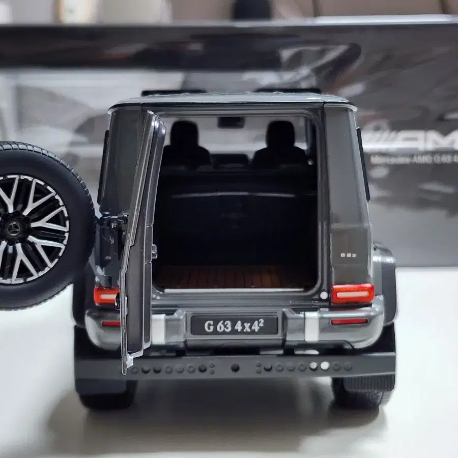 1:18 iScale 벤츠 G63 AMG 그레이 딜러버전 한정 다이캐스트