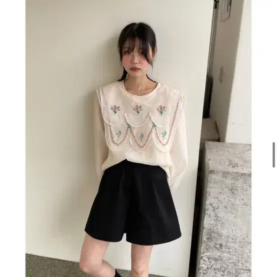 어나더랭귀지 petal blouse