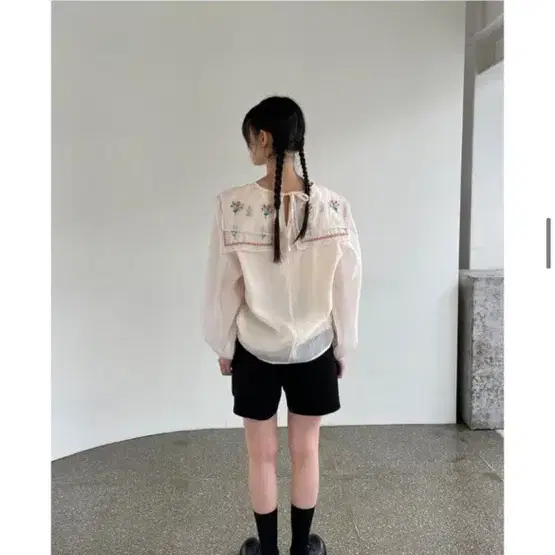 어나더랭귀지 petal blouse