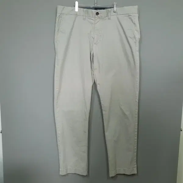 BP4198 Tommy Hilfiger Men's Size 36 Light Grey Tailored Fit Trousers