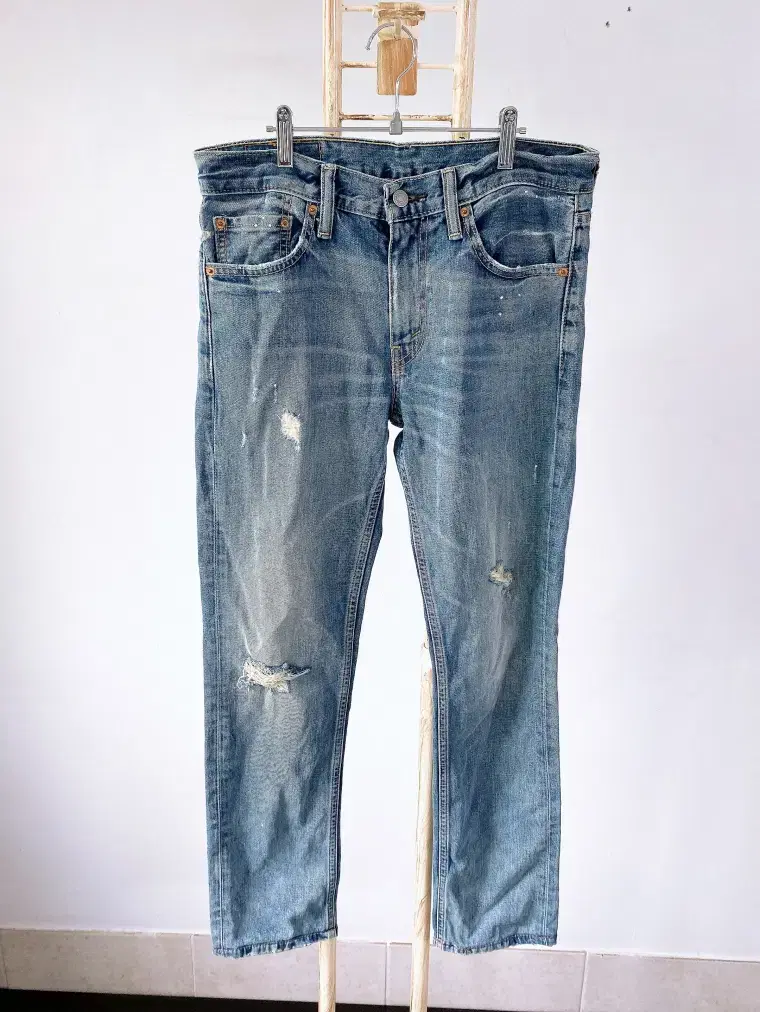 (Genuine) Levi's 511 Slim Fit Ripped Jeans(Men's 30)