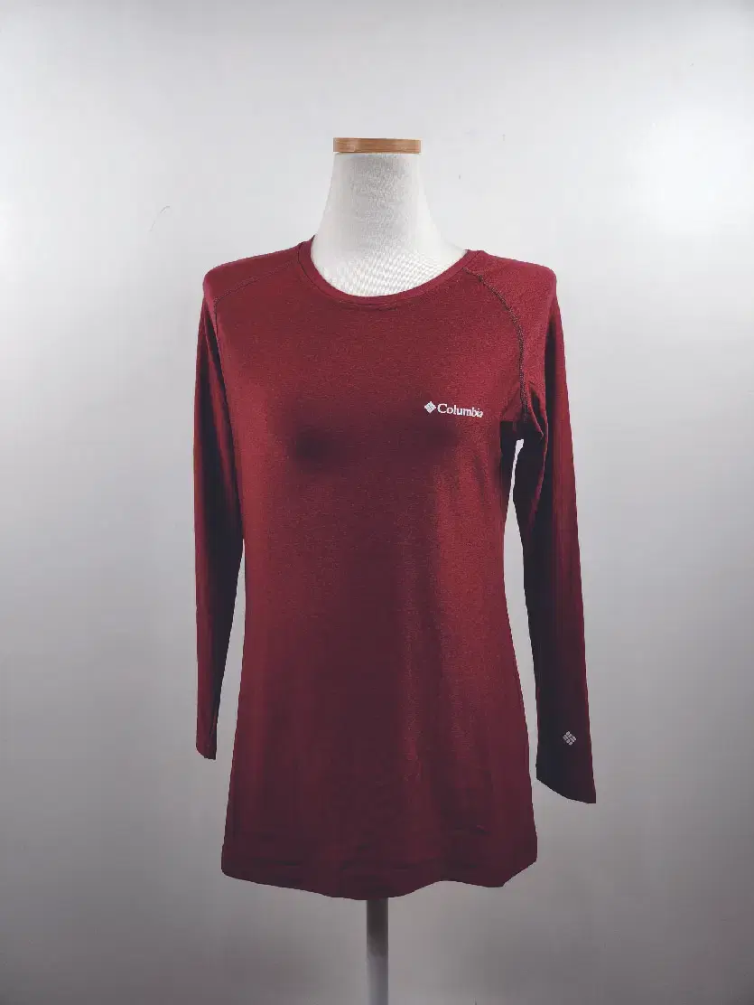 COLUMBIA Deep Red Basic Long-Sleeved T-Shirt