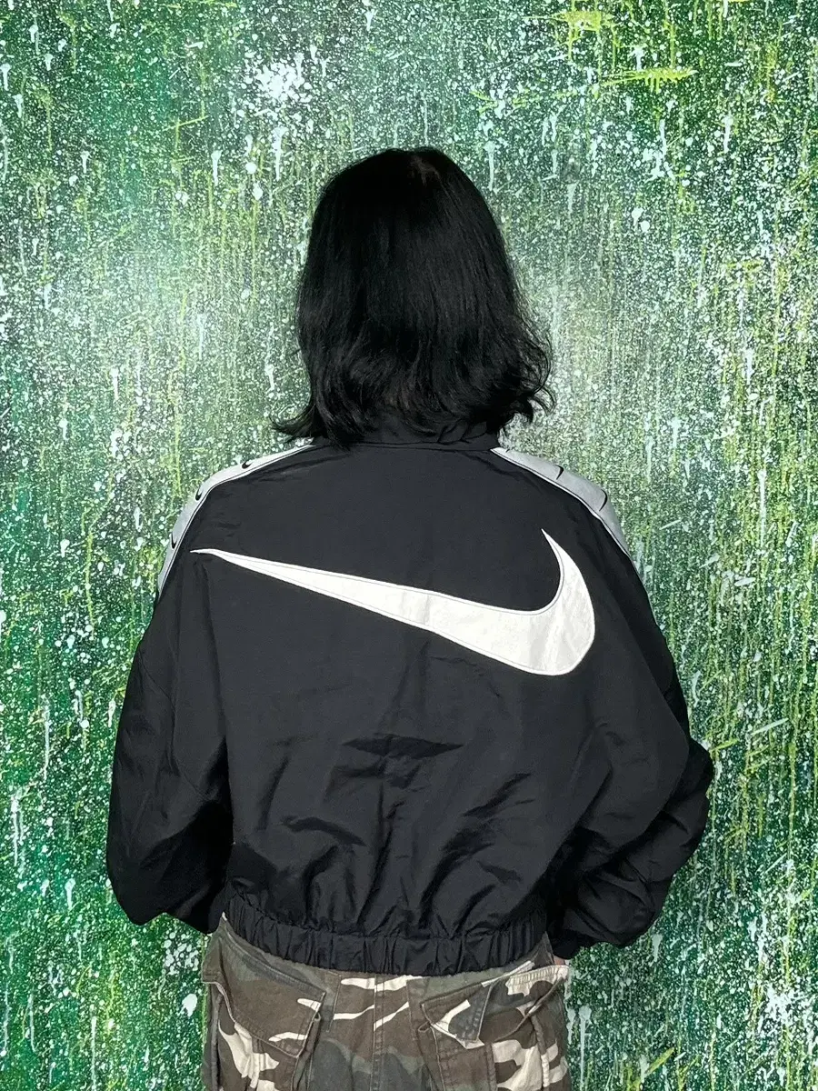 Nike Big Swish Cropped Windbreaker 100