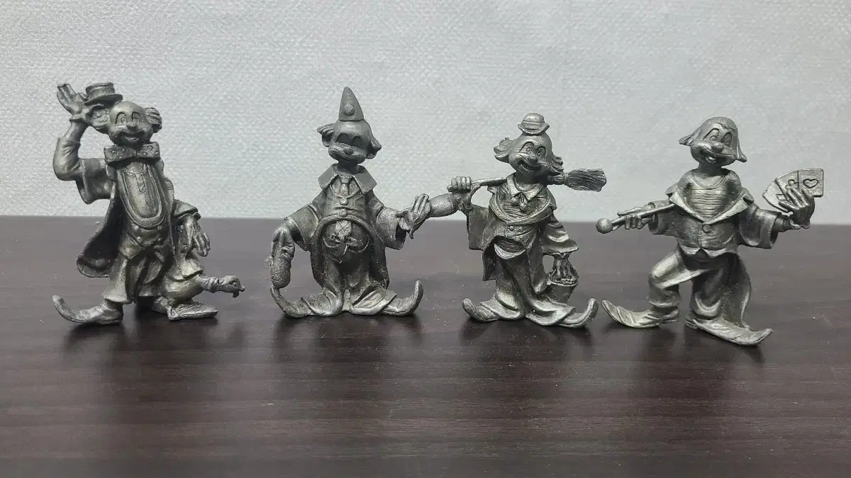 Vintage Pierrot Tin Figures Set