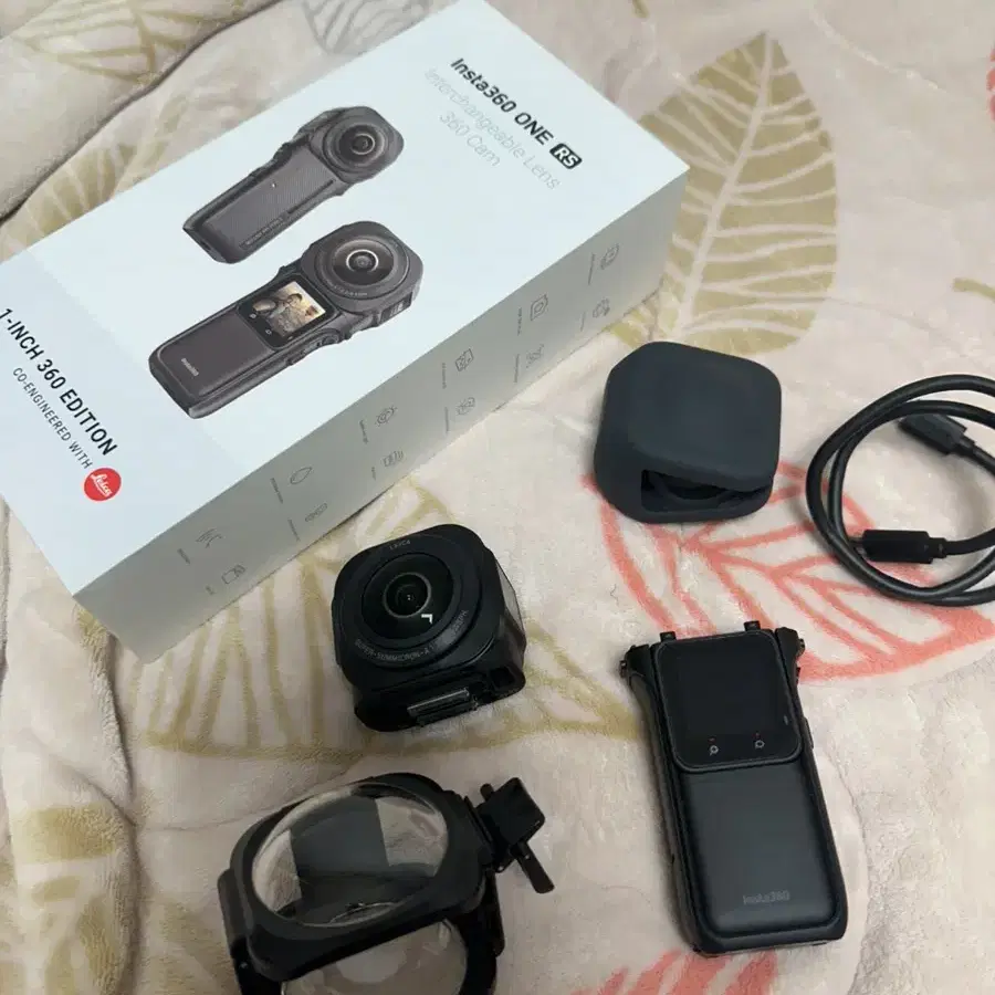 Insta360 ONE RS 1인치 360 에디션