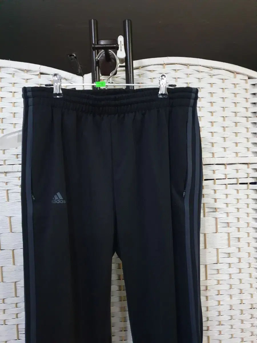 (0108) ADIDAS Adidas Sports Trousers L