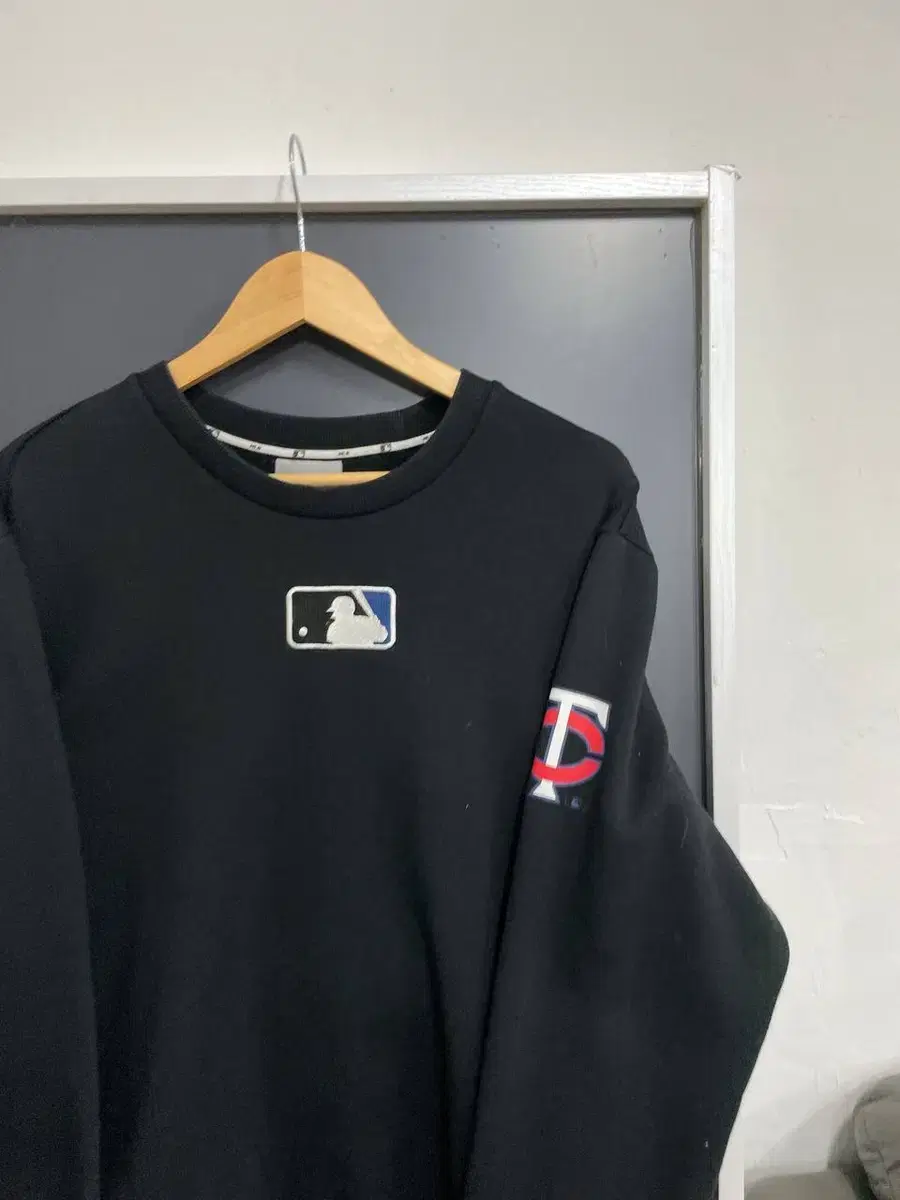 [L] MLB Big Logo Graphic Overfit Man to Man