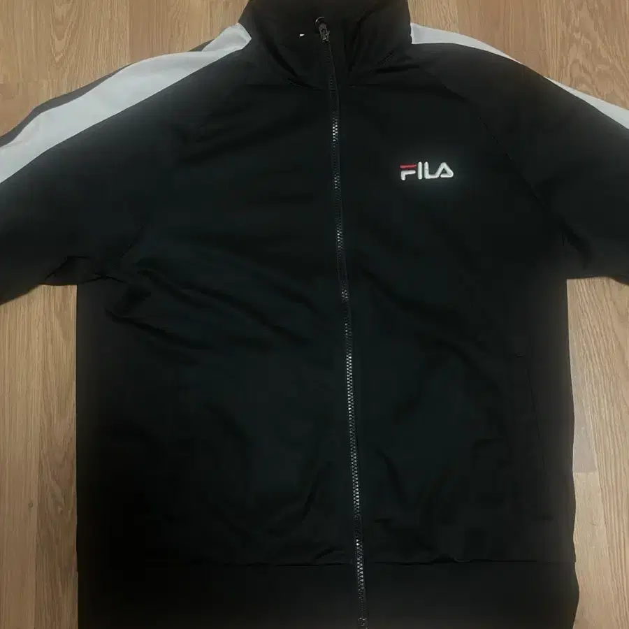 휠라(FILA) 트랙탑 판매합니다!