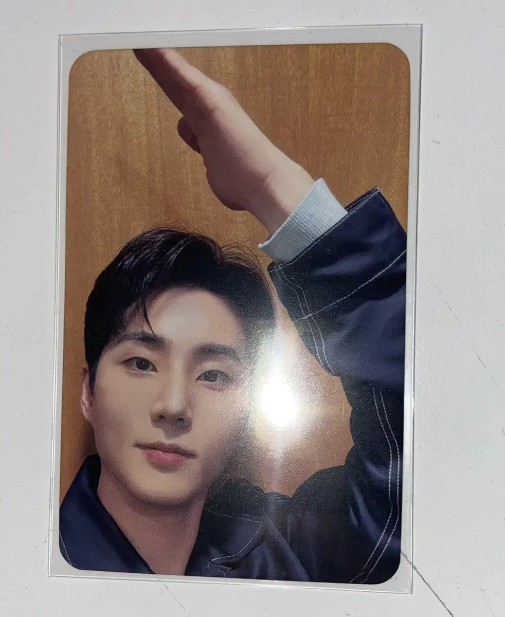 MMT Youngkay unreleased photocard sells