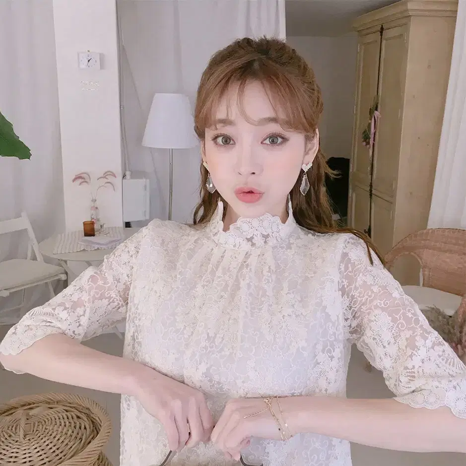 츄 CHUU 예쁨폭발 미니 dress 레이스 펀칭 원피스