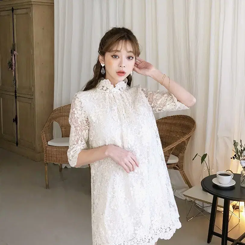 츄 CHUU 예쁨폭발 미니 dress 레이스 펀칭 원피스