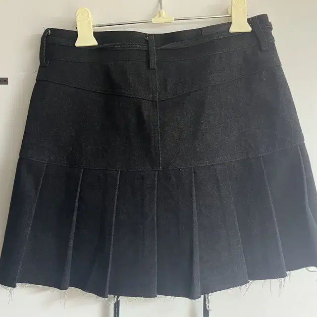 러브이즈트루 DN DENIM SKIRT (BLACK)