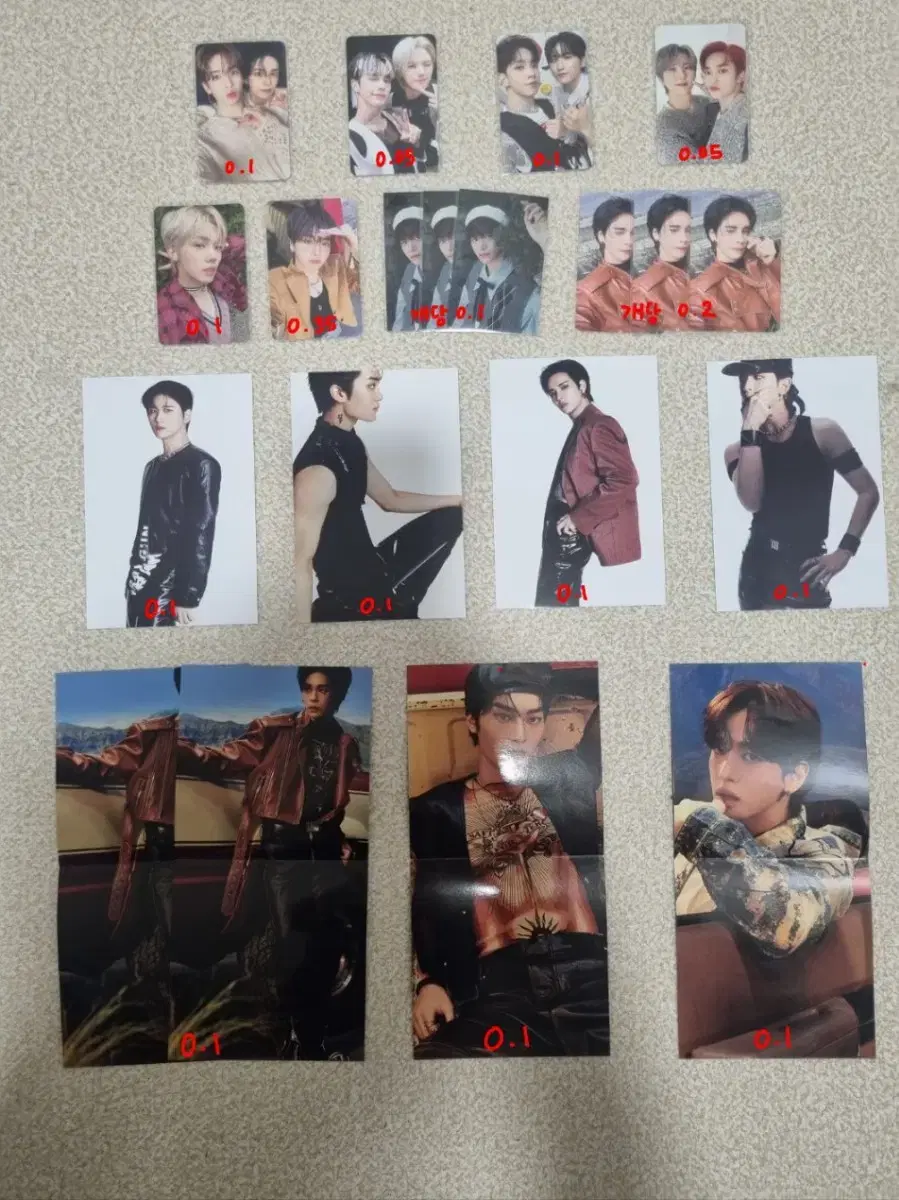 Cravity photocards, posters, posters.