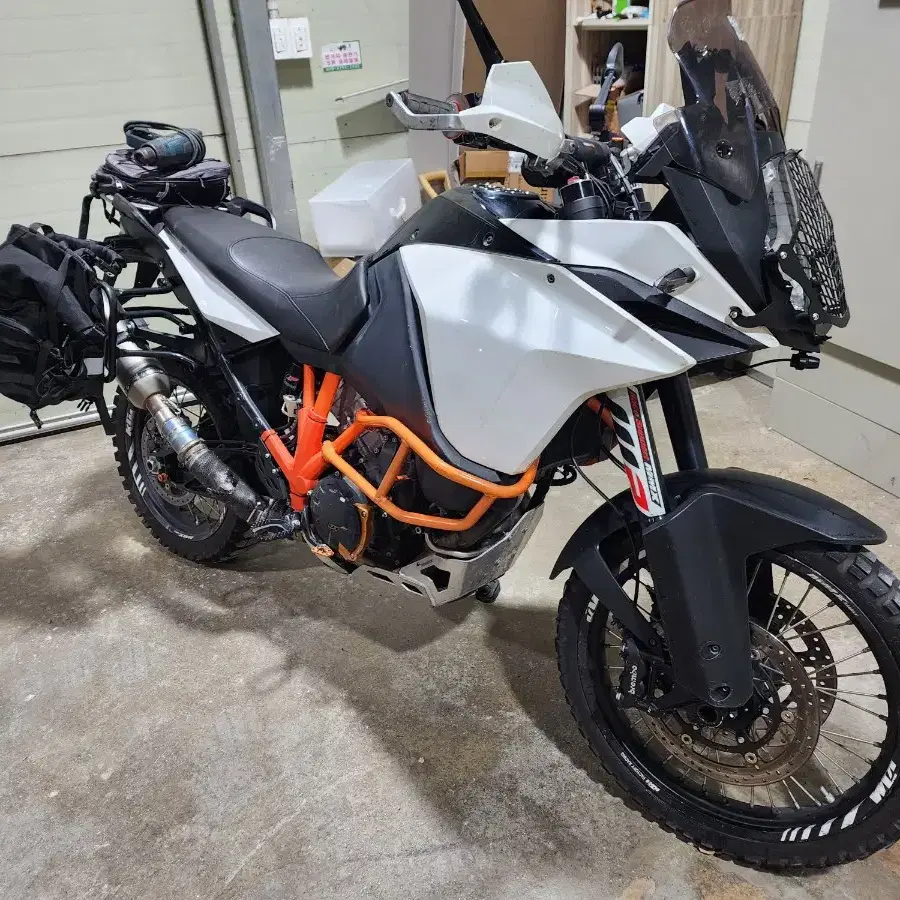 ktm 1090 adv R 팝니다.