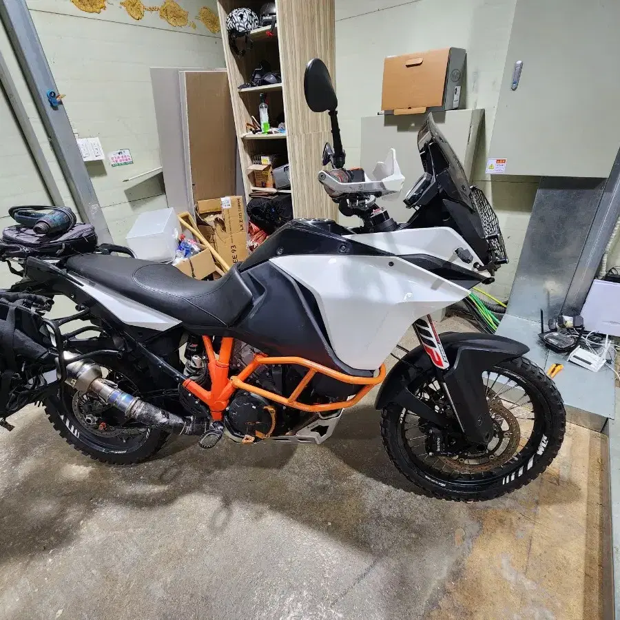 ktm 1090 adv R 팝니다.