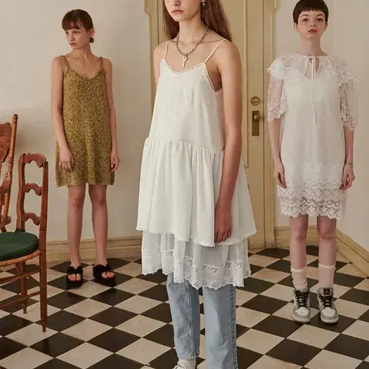 시눈 레이스 원피스 EMBROIDER SLEEVELESS DRESS