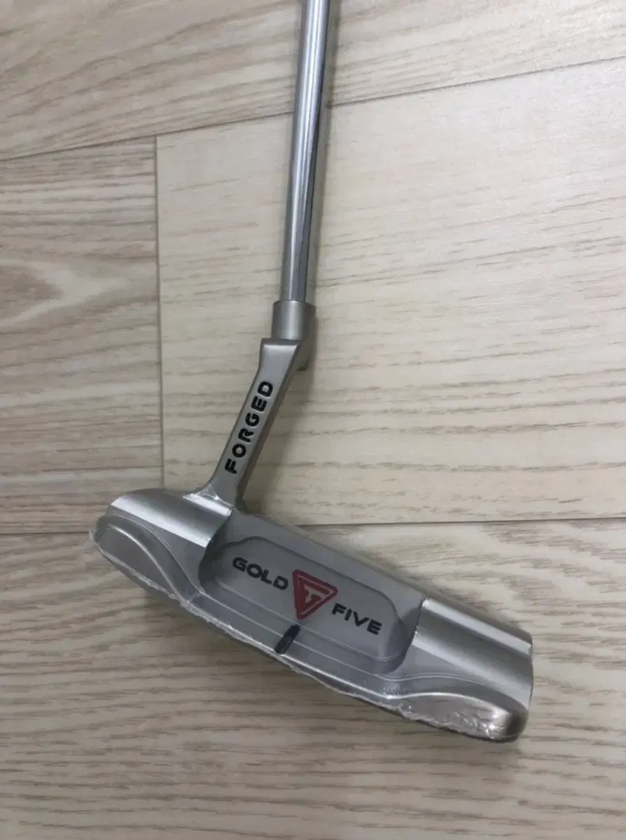 Golf putter Gold Five Mark 3 Platinum putter