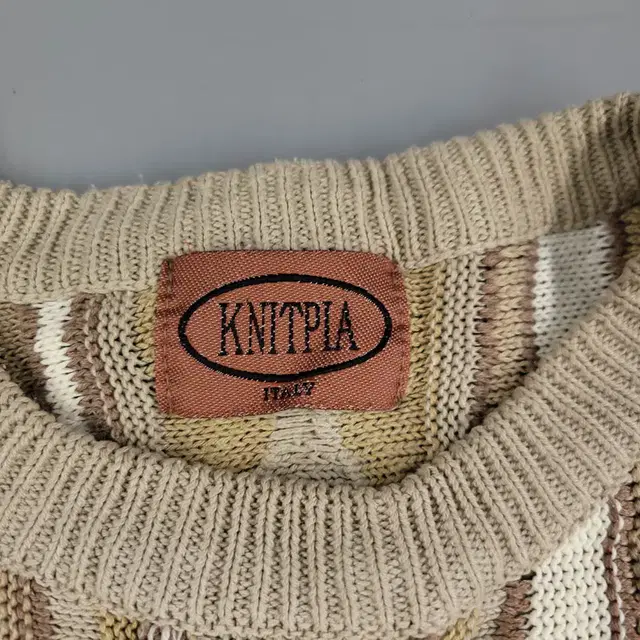 KNITPIA 베이지 브라운 멀티컬러 3D 케이블 꽈배기패턴 코튼 혼방