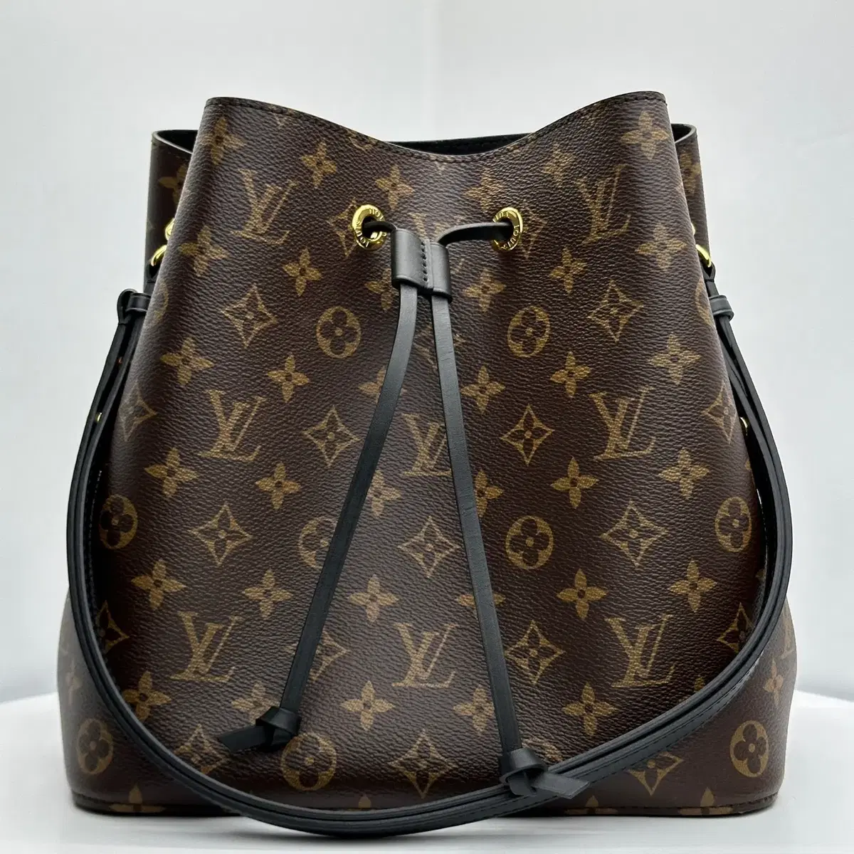 Louis Vuitton Monogram Neo Noir MM M44020