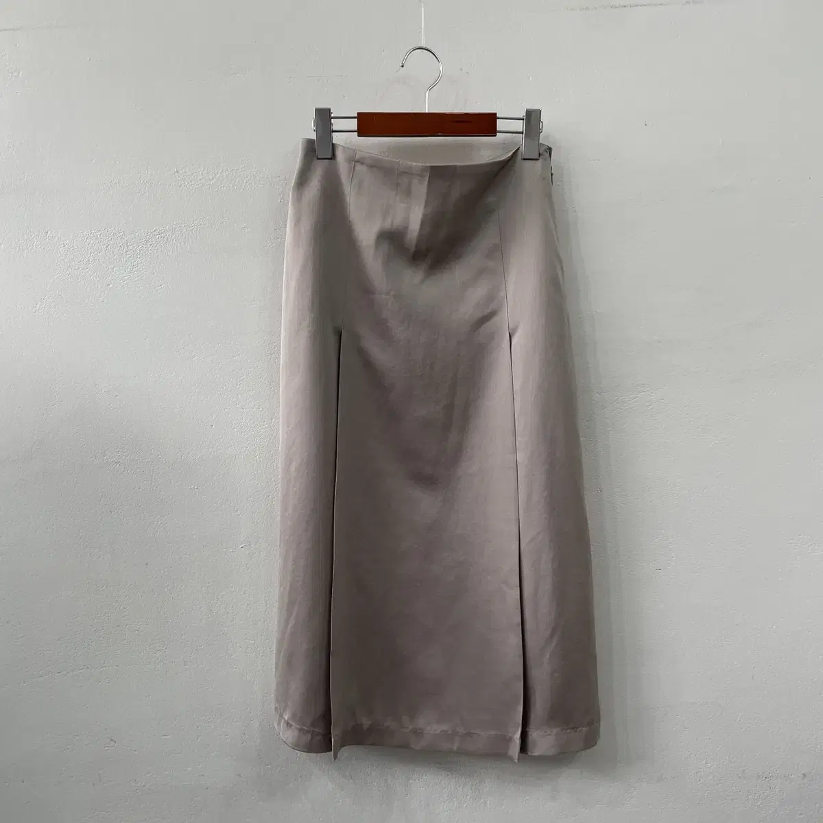 New Arrivals Pintucked Satin Silk A-line Long Skirt M