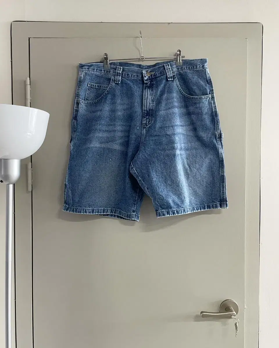 (38) Wrangler Carpenter Vintage Denim Shorts