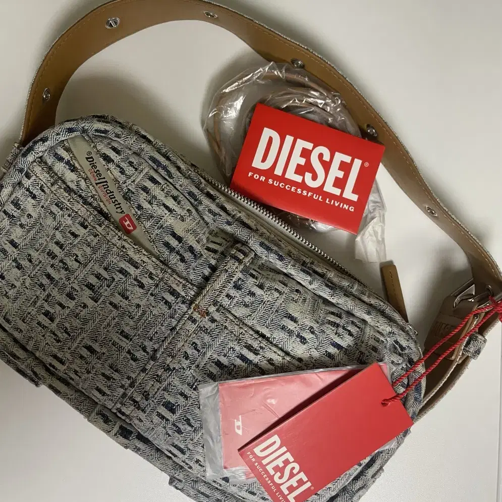 DIESEL 블루 데님 핸드백