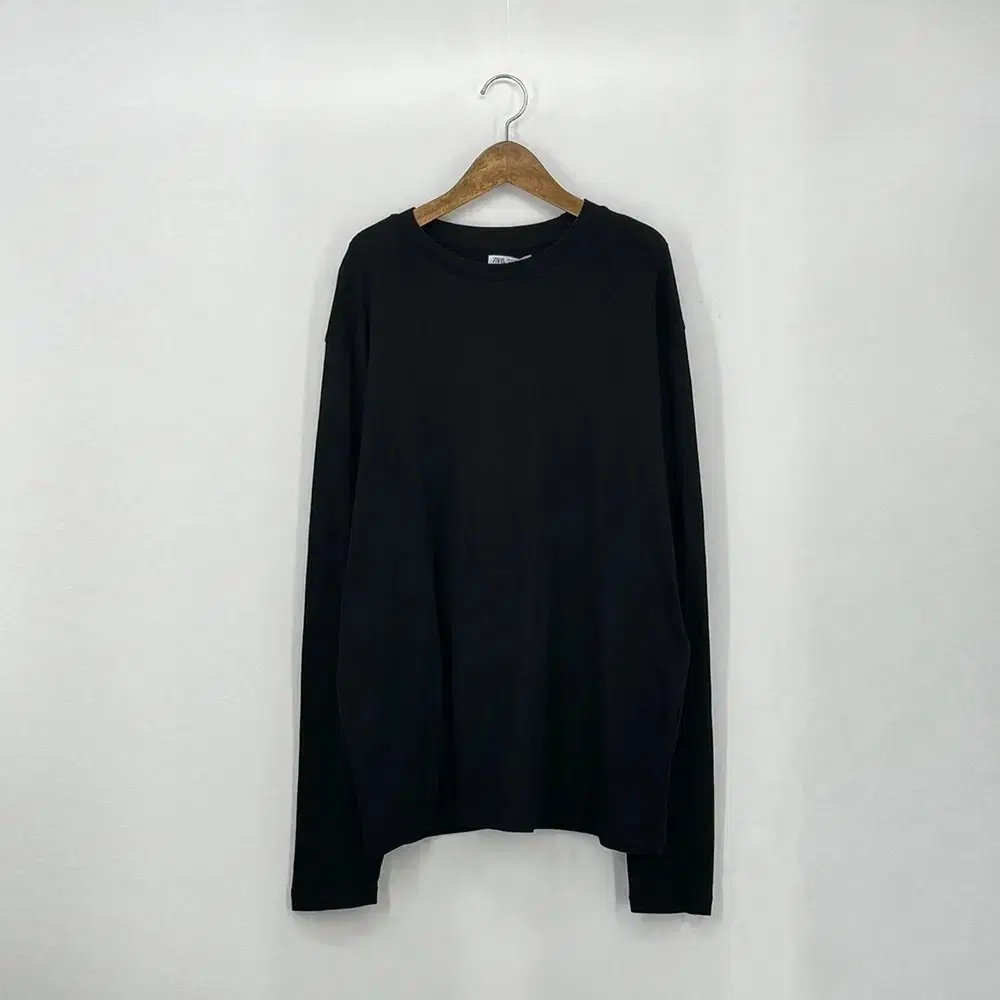 ZARA 자라 맨투맨 티셔츠 (XL size / BLACK)