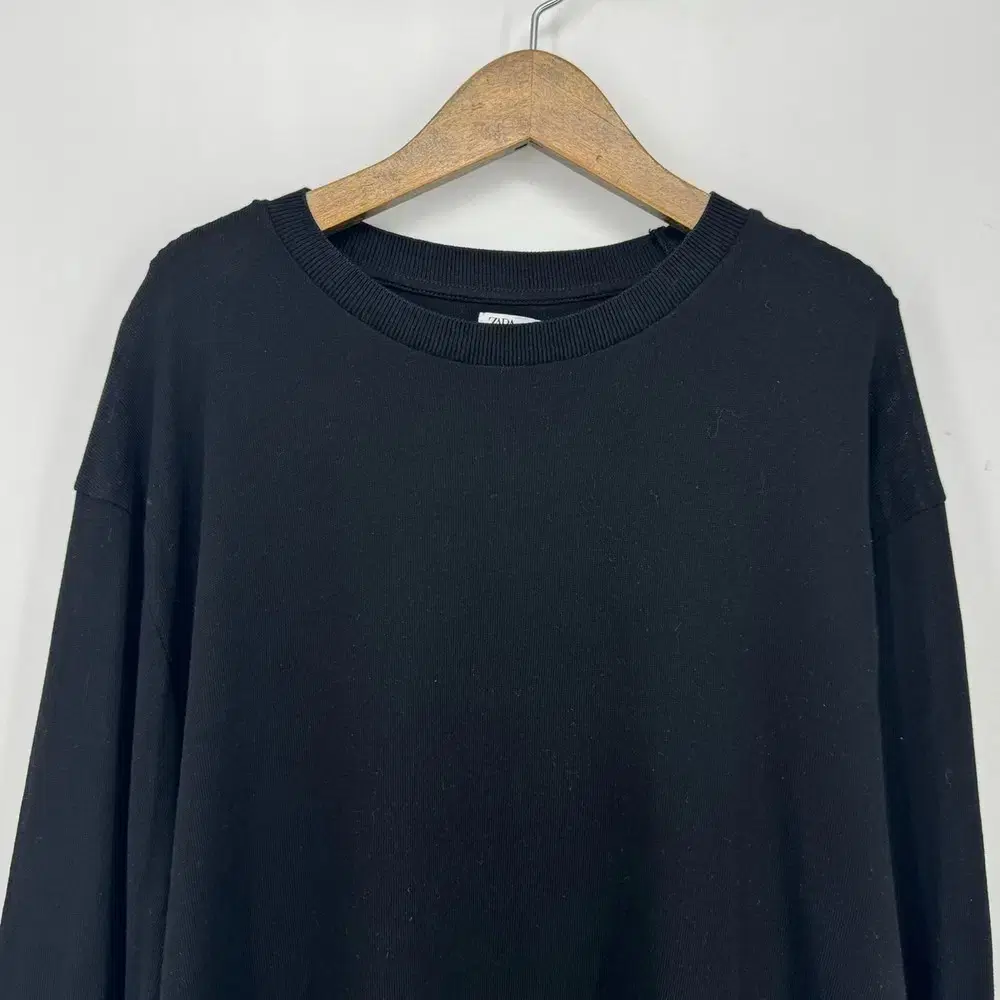 ZARA 자라 맨투맨 티셔츠 (XL size / BLACK)